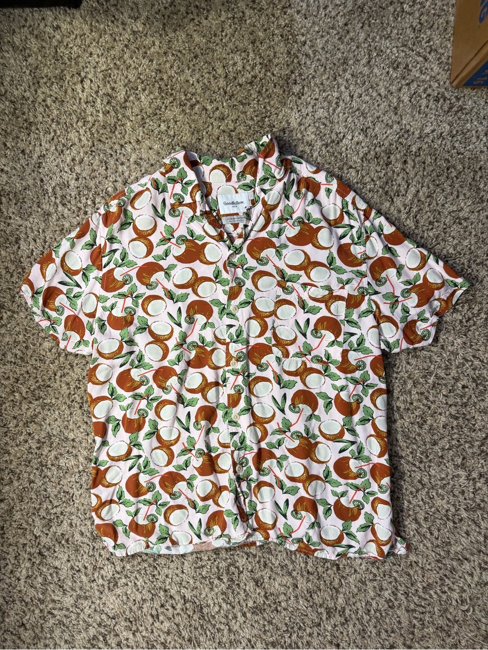 Goodfellow & Co Men’s Short-Sleeve Coconut/Lime Print Button-Up Shirt
